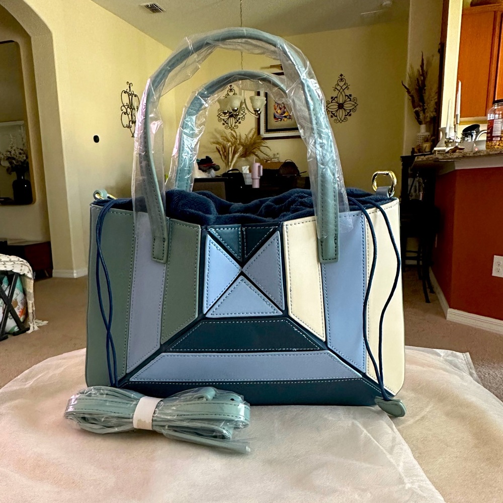 Geometric 3D at symmetrical multi blue handbag